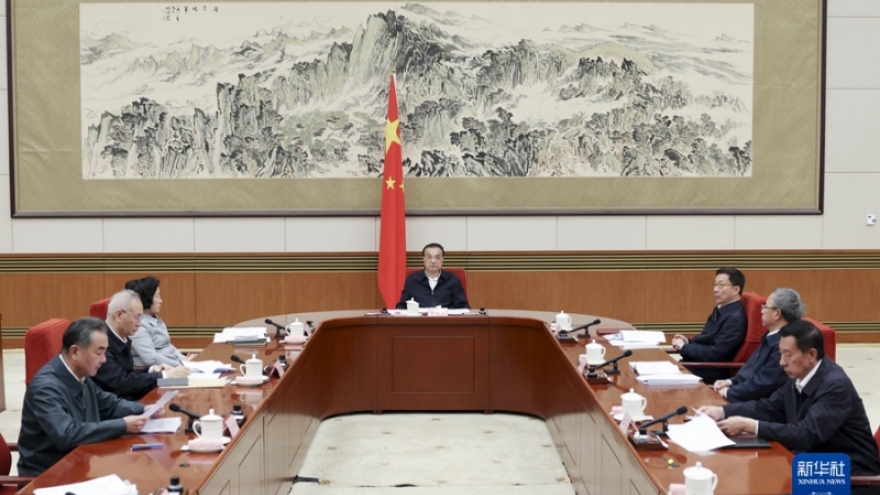 Thủ tướng Trung Quốc yêu cầu tăng cường khai thác dầu khí đối phó tình trạng thiếu than